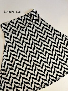 Large Lularoe Azure a-line skirt, black and white chevrons